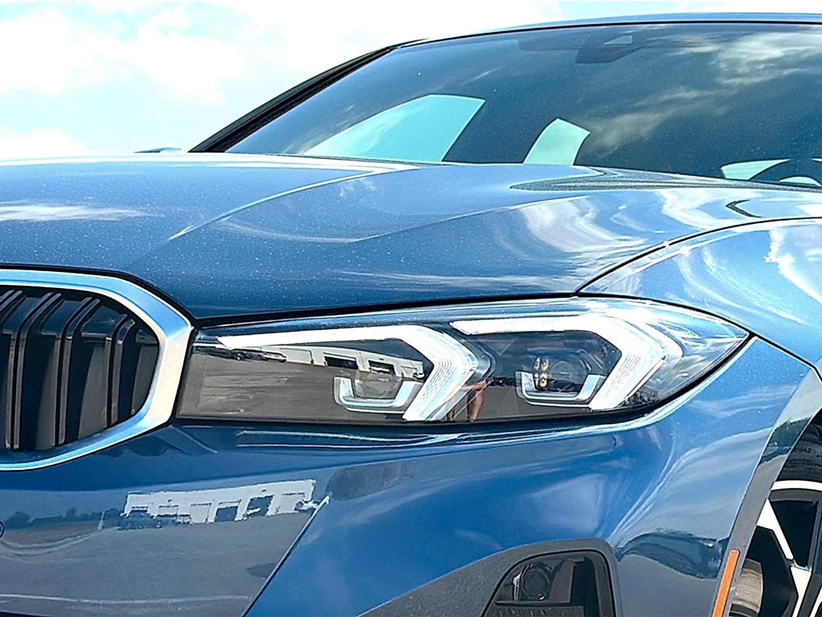 New 2026 BMW 330i Sedan w/ Premium Package RWD image 4