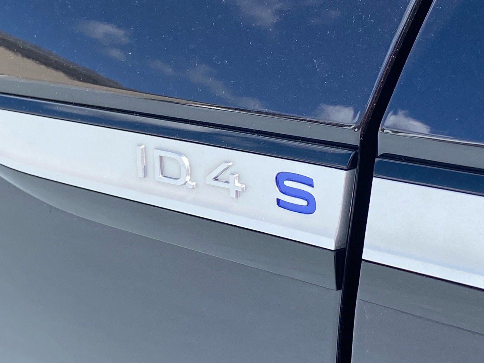 Certified 2023 Volkswagen ID.4 S RWD image 4