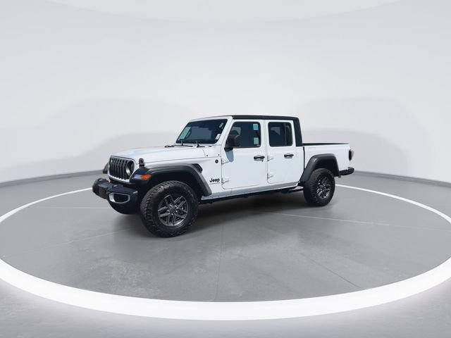 Certified 2025 Jeep Gladiator Sport AWD/4WD image 4