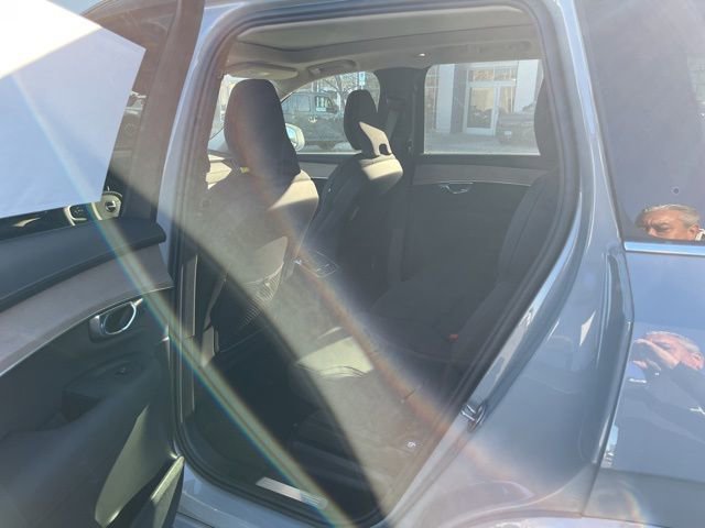 New 2026 Volvo XC90 T8 Plus w/ Protection Package Premier AWD/4WD image 18