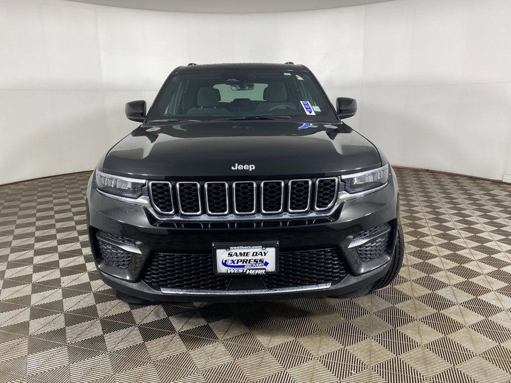 Used 2025 Jeep Grand Cherokee Laredo w/ Luxury Tech Group I image 10