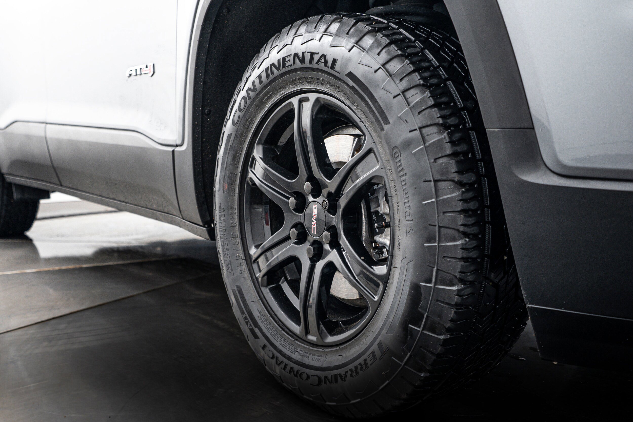 Used 2021 GMC Acadia AT4 w/ Technology Package AWD/4WD image 24