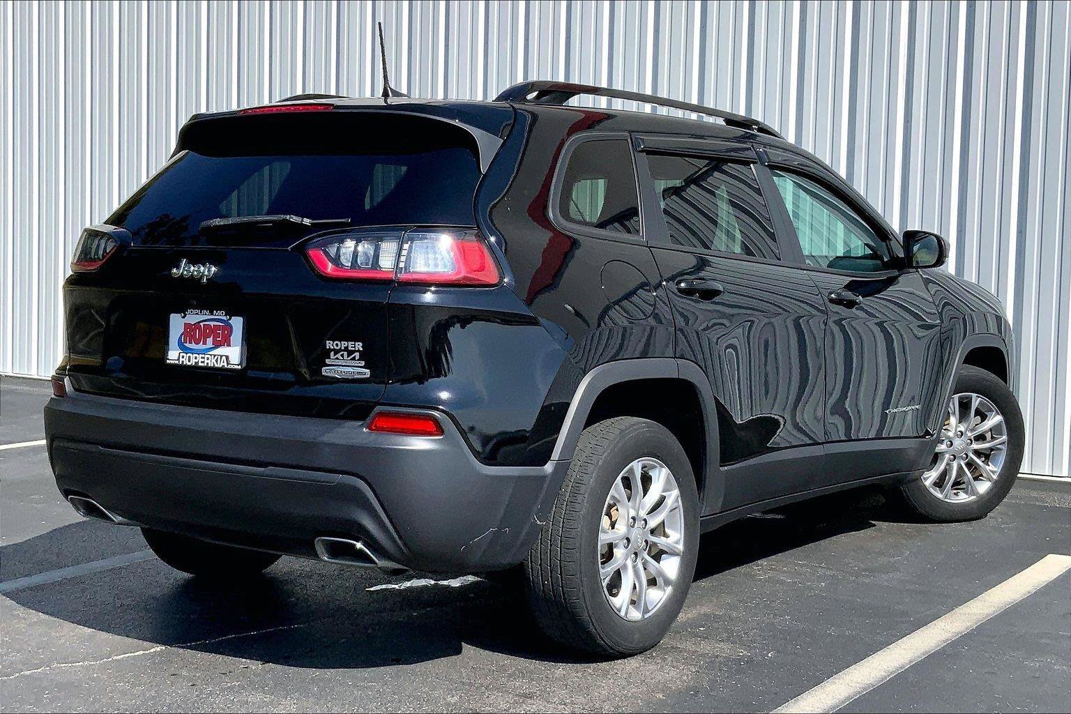 Used 2022 Jeep Cherokee Latitude Lux w/ Sun & Sound Group FWD image 11