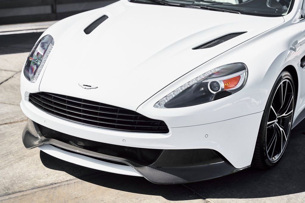 Used 2017 Aston Martin Vanquish S image 8