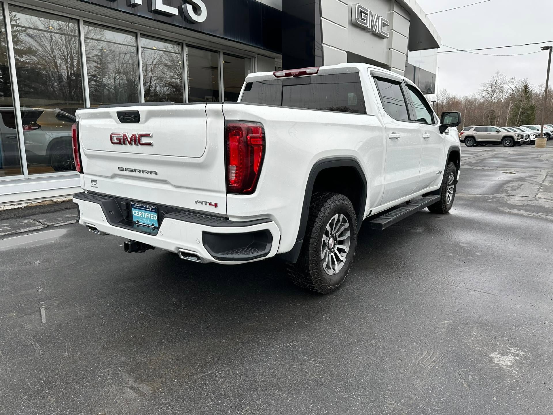 Certified 2023 GMC Sierra 1500 AT4 w/ AT4 Premium Package AWD/4WD image 7