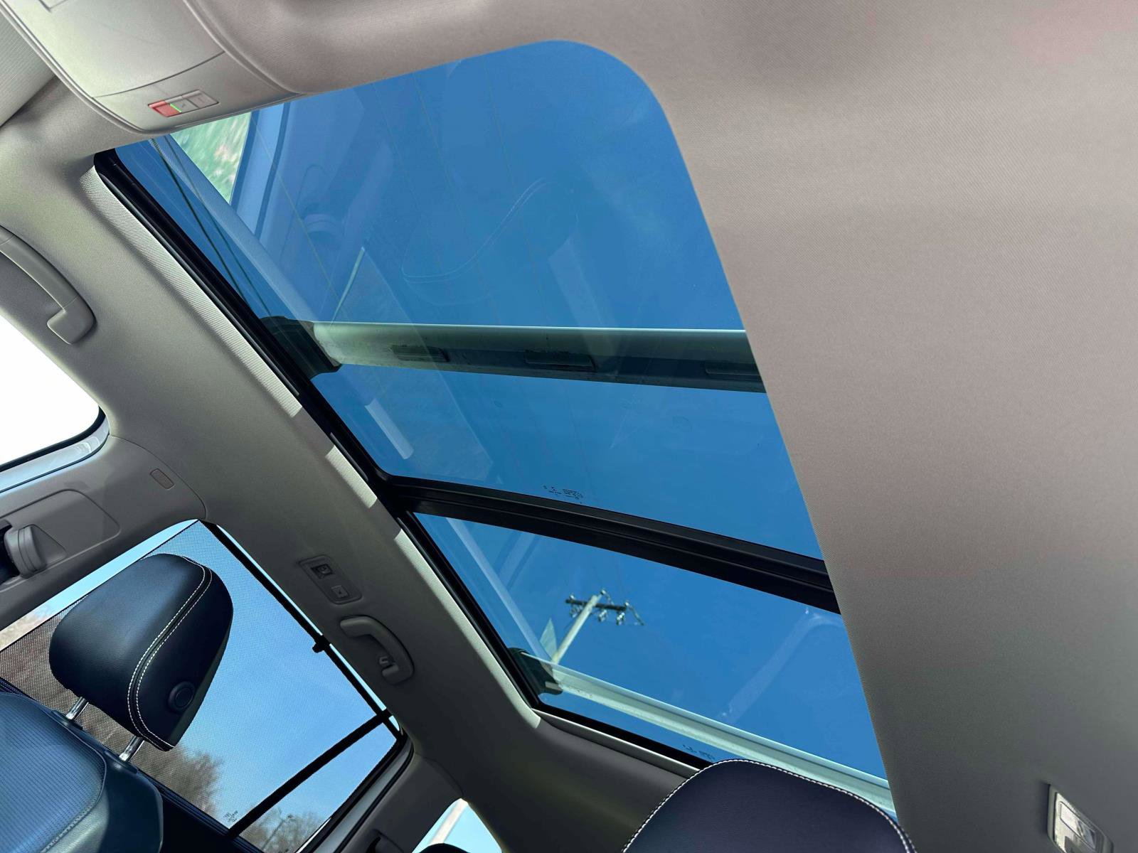 Certified 2023 Volkswagen Atlas SEL Premium image 17