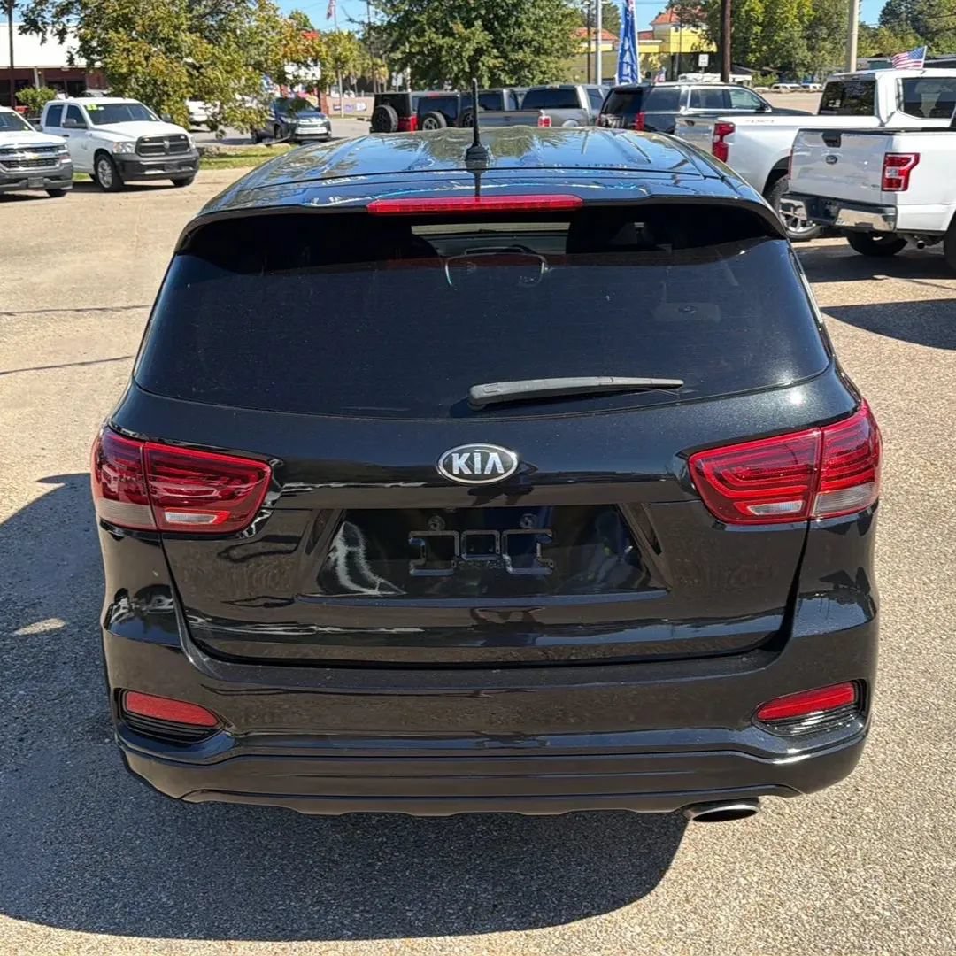 Used 2020 Kia Sorento LX FWD image 8