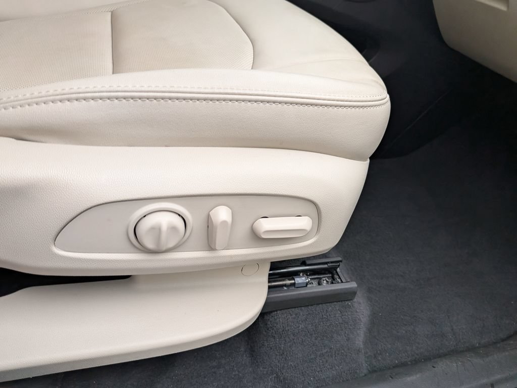 Used 2024 Buick Enclave Essence AWD/4WD image 42