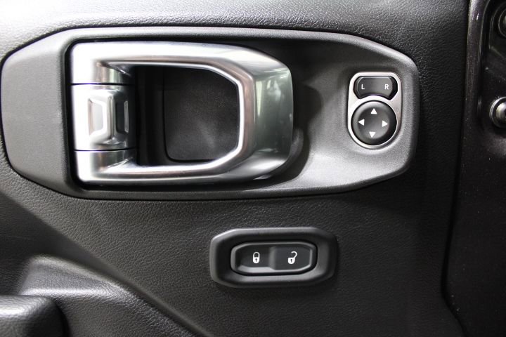 Used 2024 Jeep Wrangler Willys image 18