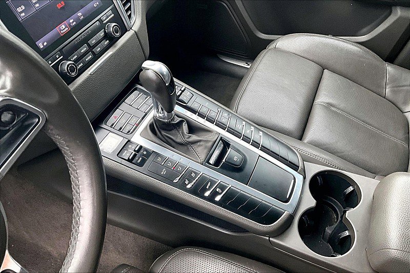 Used 2017 Porsche Macan S image 14