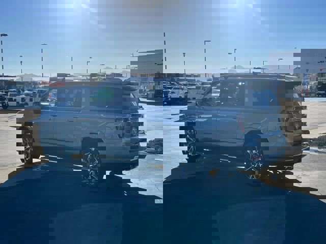 New 2026 Chevrolet Suburban High Country w/ Sun And Tow Package image 27