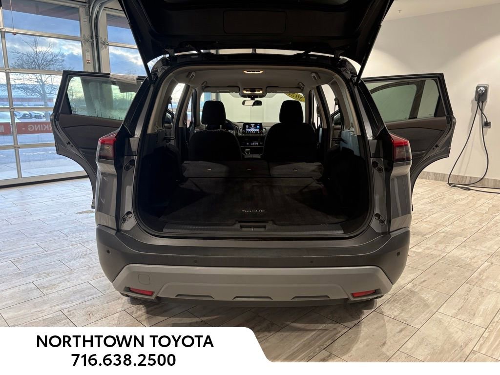 Used 2022 Nissan Rogue SV image 22