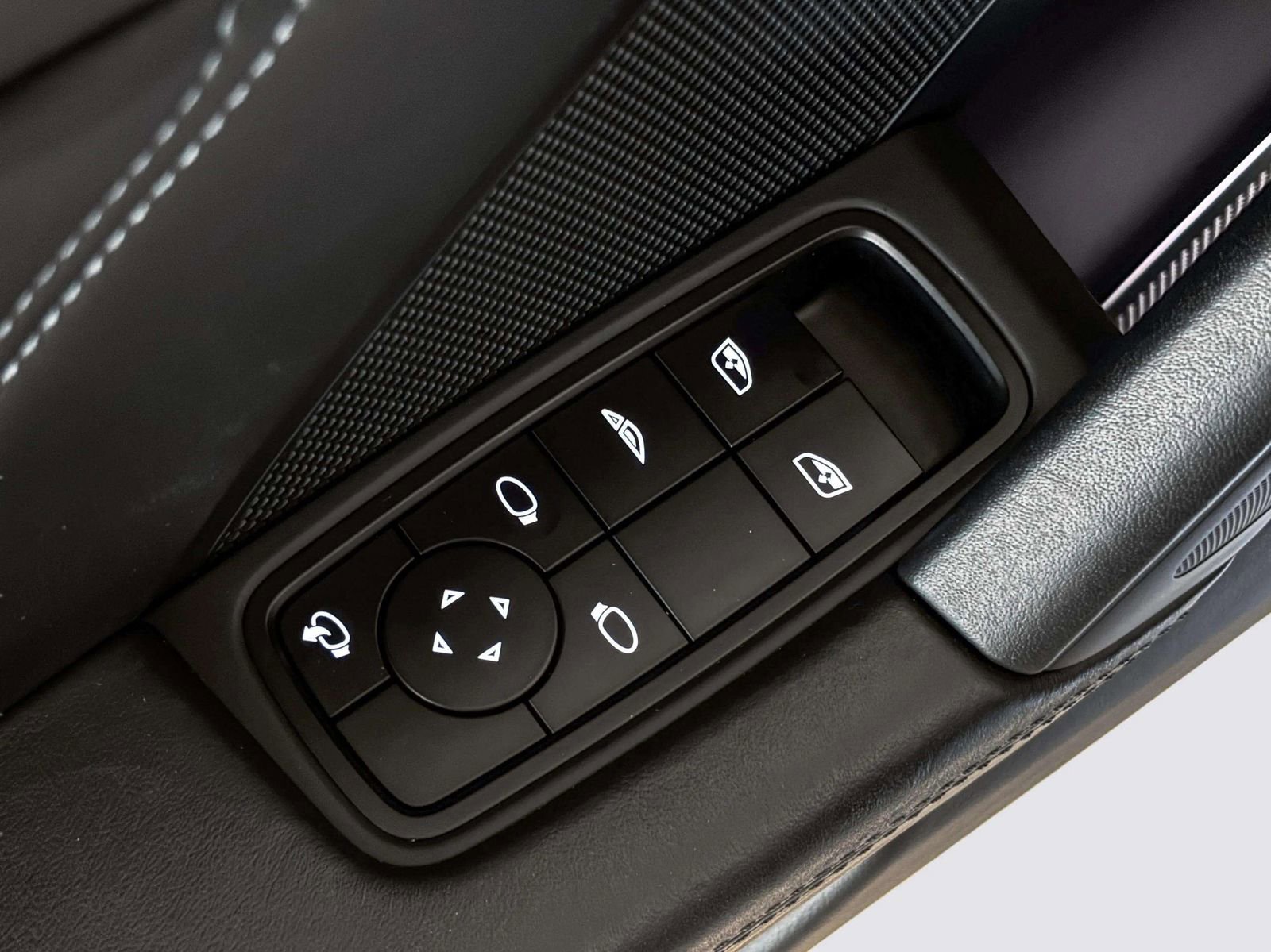 Used 2022 Porsche 911 Turbo S image 27