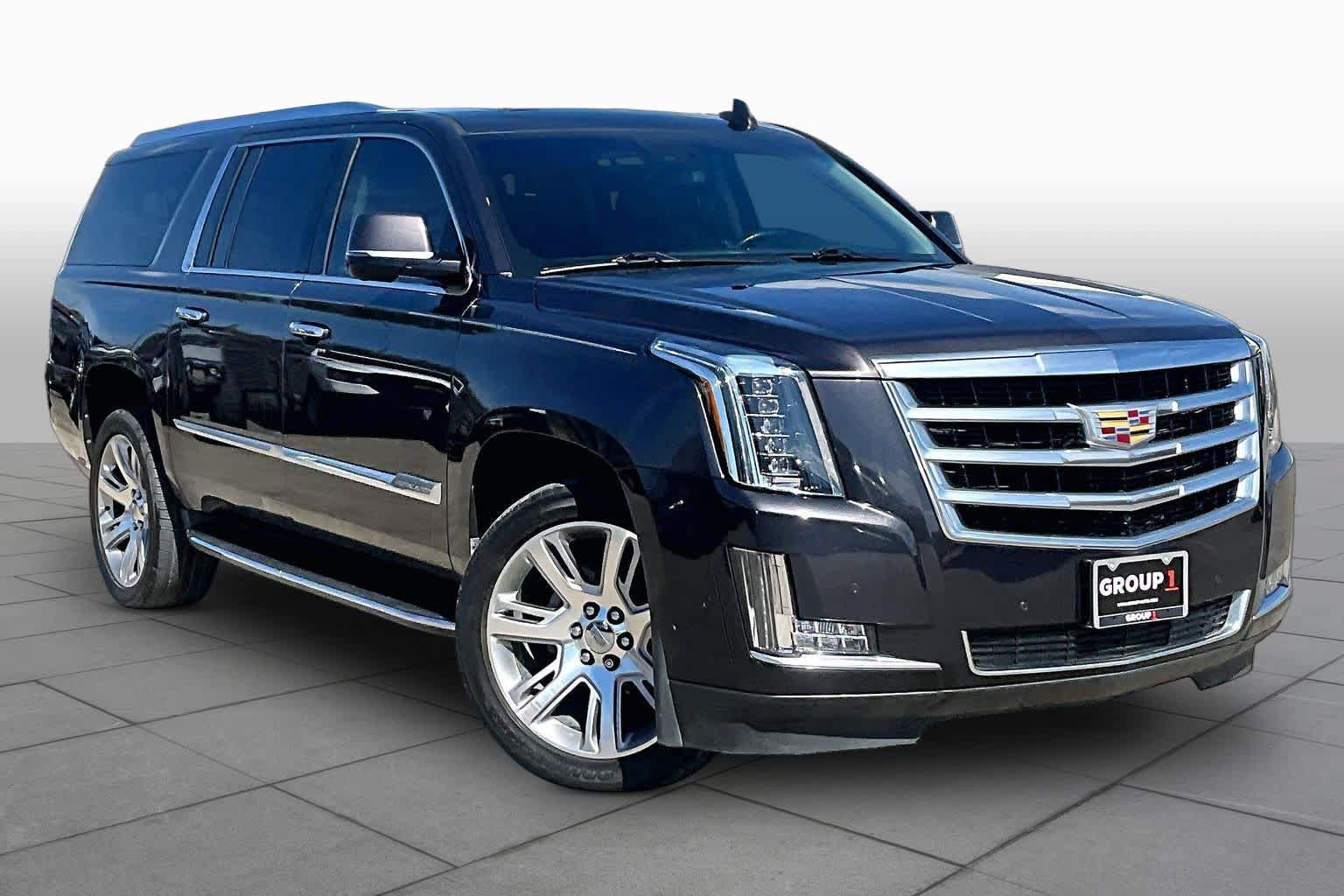 Used 2018 Cadillac Escalade ESV Luxury RWD image 3