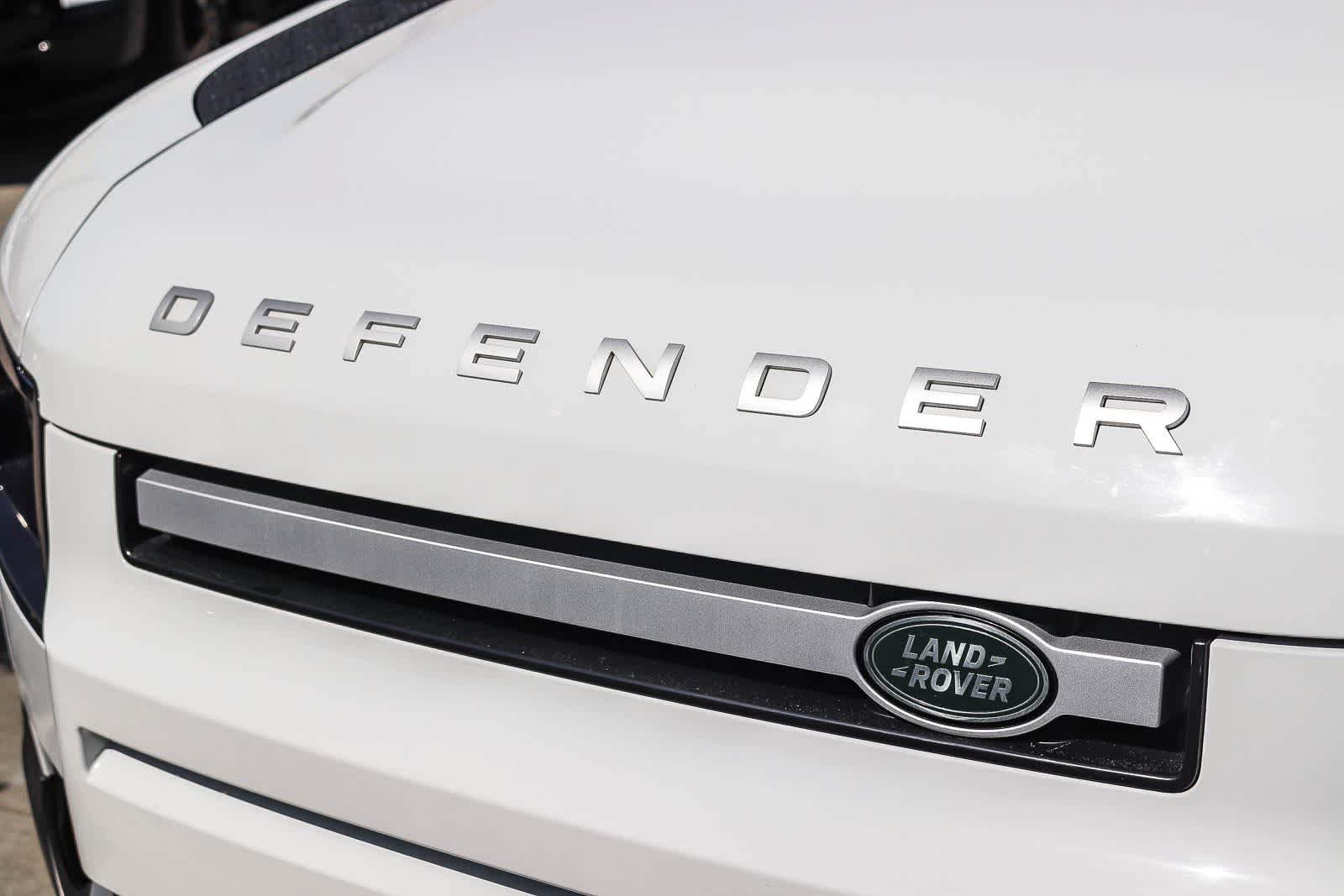 Used 2023 Land Rover Defender 110 S AWD/4WD image 11