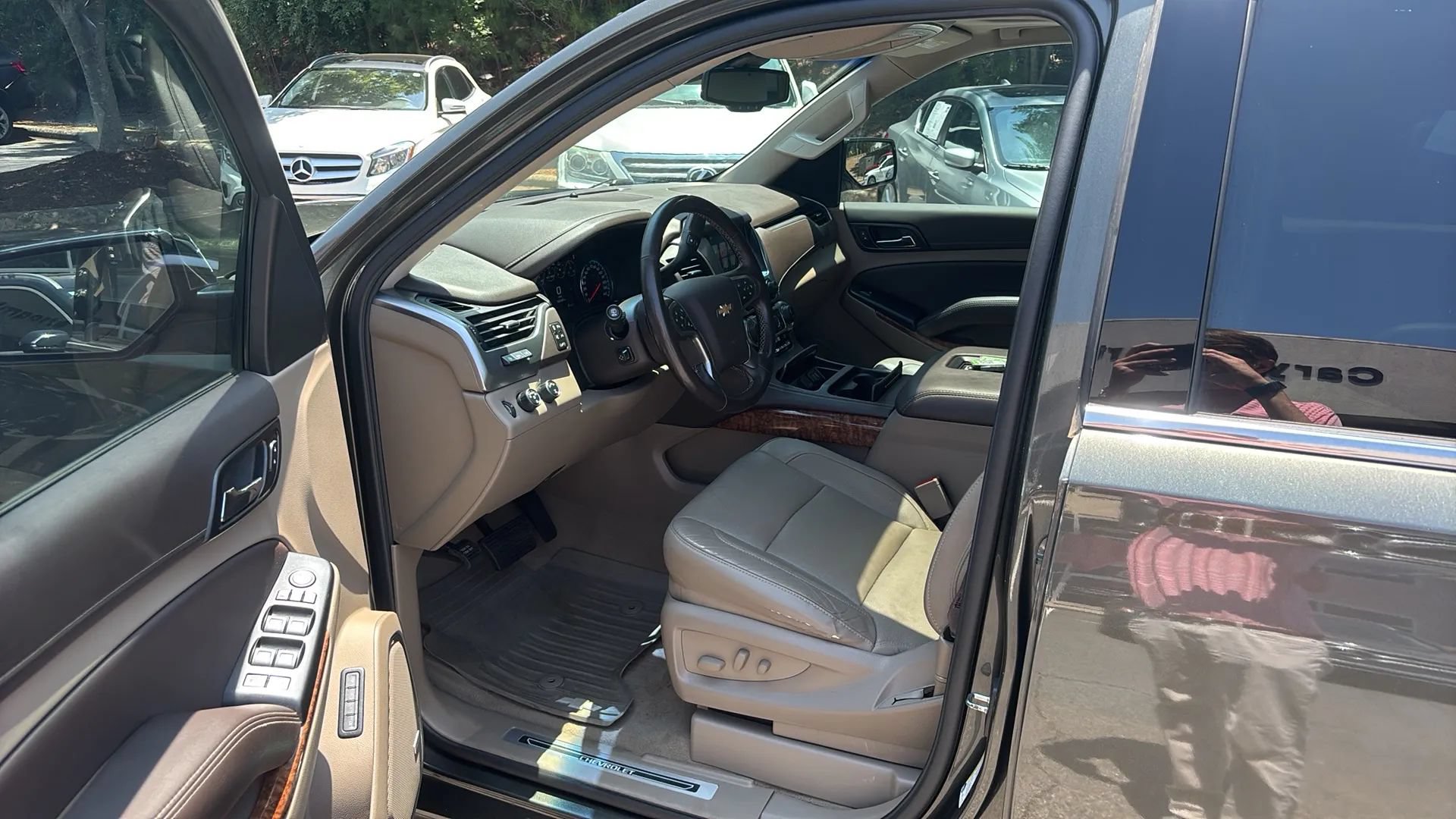 Used 2019 Chevrolet Tahoe Premier AWD/4WD image 16