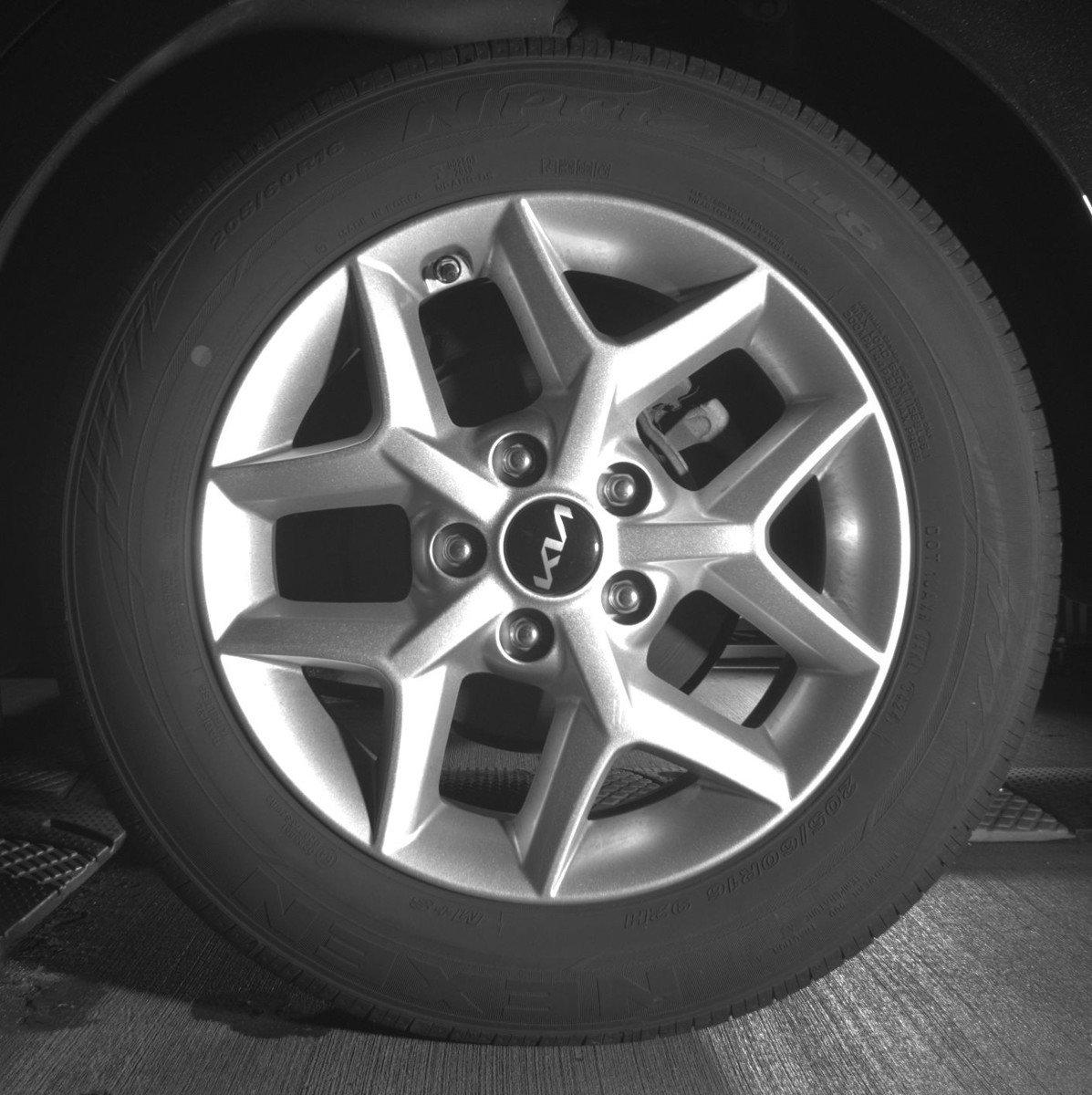 Used 2025 Kia Soul LX w/ LX Technology Package FWD image 14