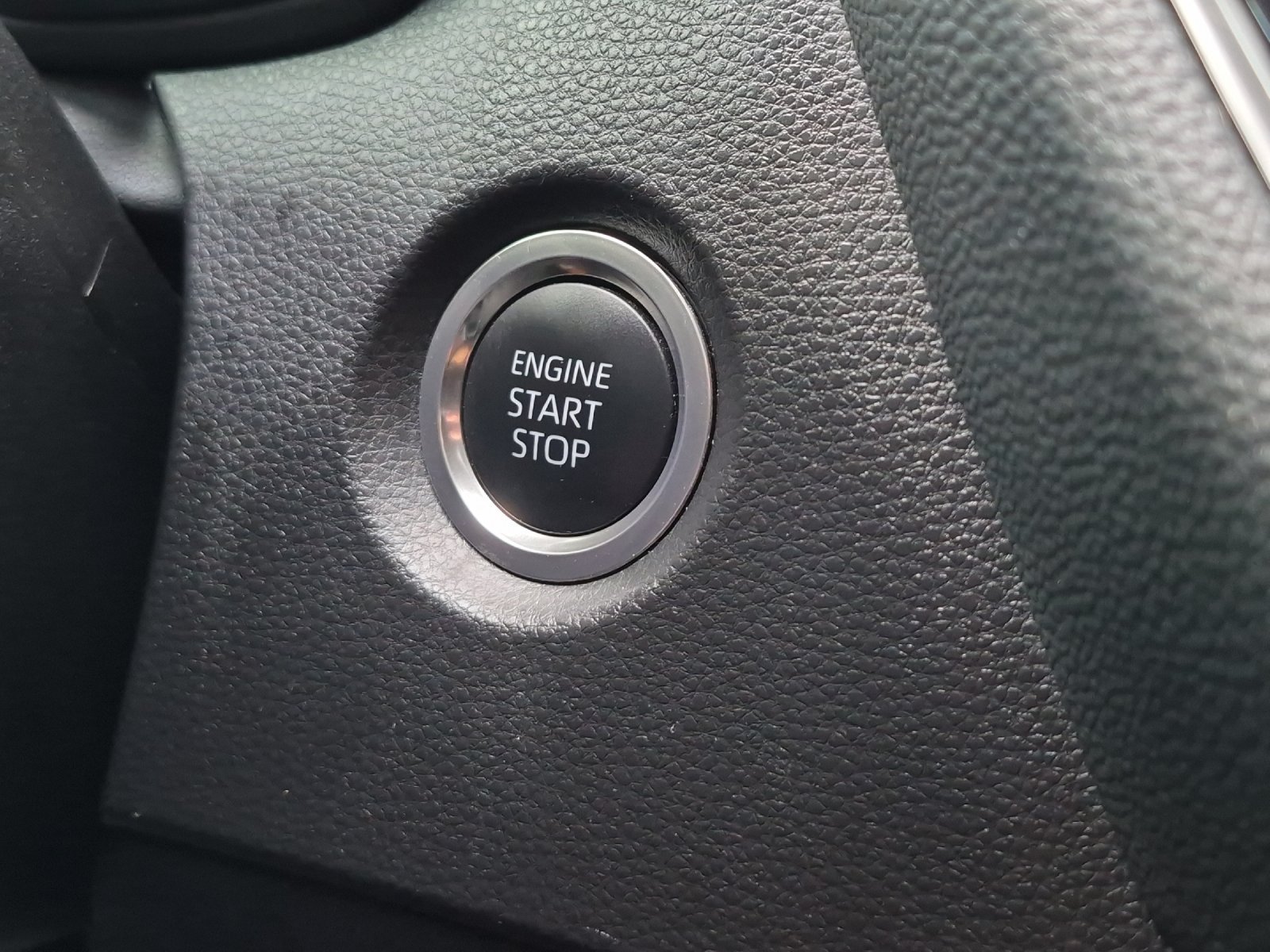 Certified 2025 Toyota Corolla SE FWD image 19