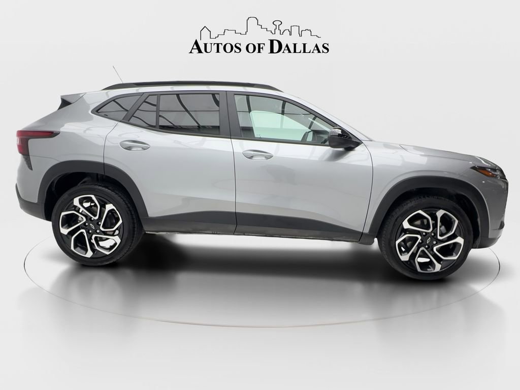 Used 2025 Chevrolet Trax RS w/ Sunroof Package image 6