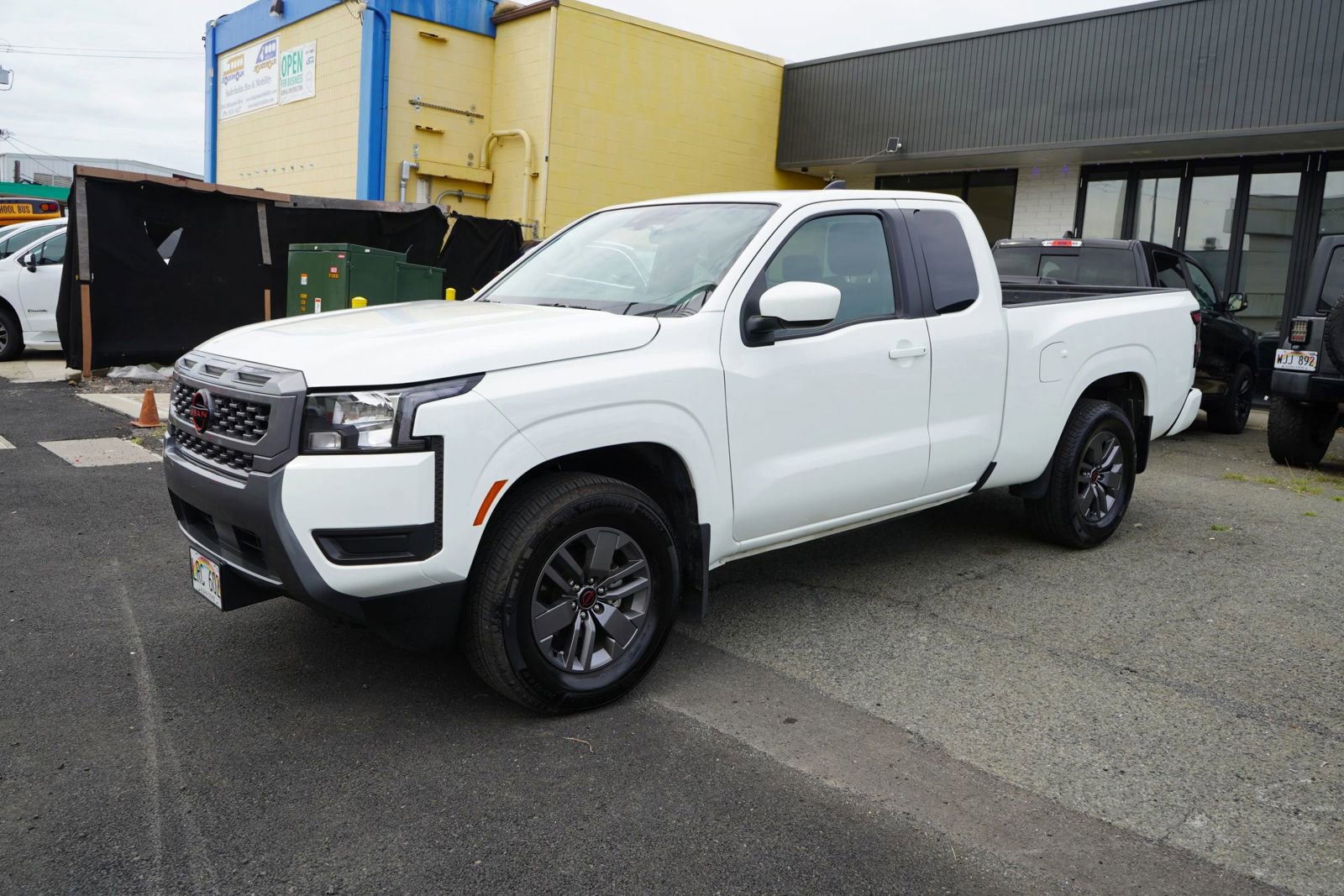 Used 2025 Nissan Frontier SV RWD image 5