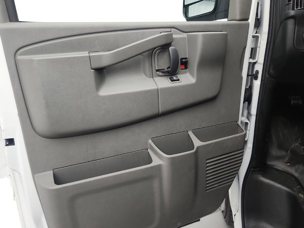 Used 2021 Chevrolet Express 2500 w/ Driver Convenience Package image 17