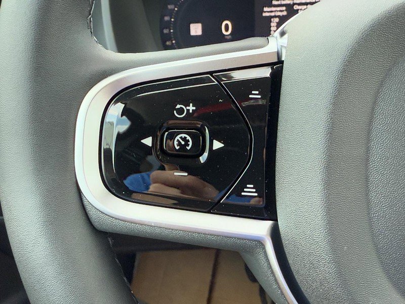 New 2026 Volvo XC90 B6 Plus w/ Protection Package Premier AWD/4WD image 11