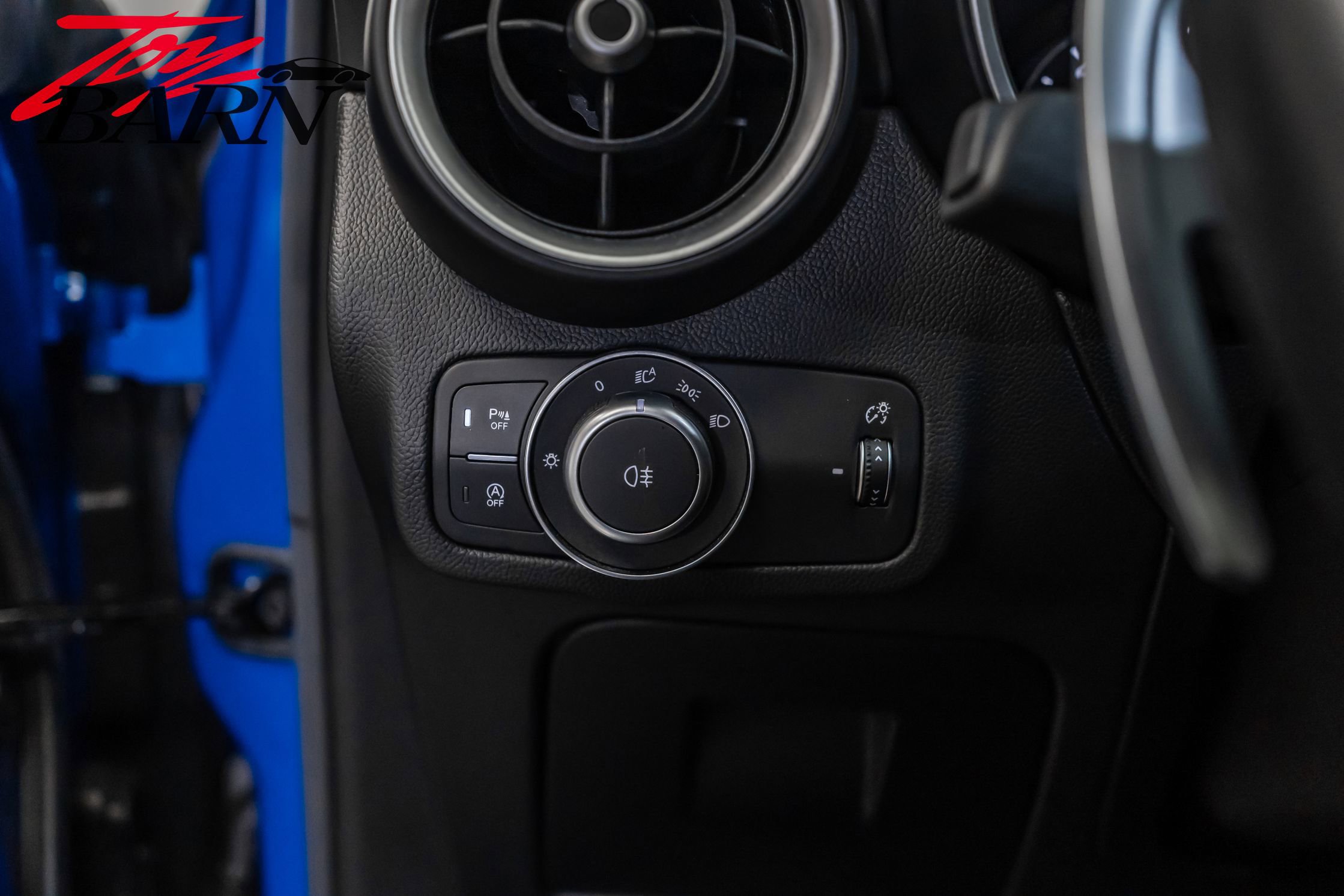 Used 2022 Alfa Romeo Stelvio Quadrifoglio image 31