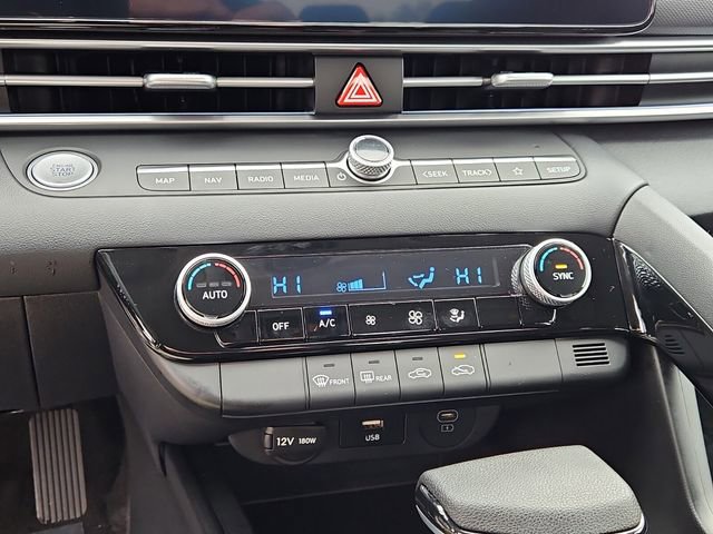 Used 2024 Hyundai Elantra Blue image 20