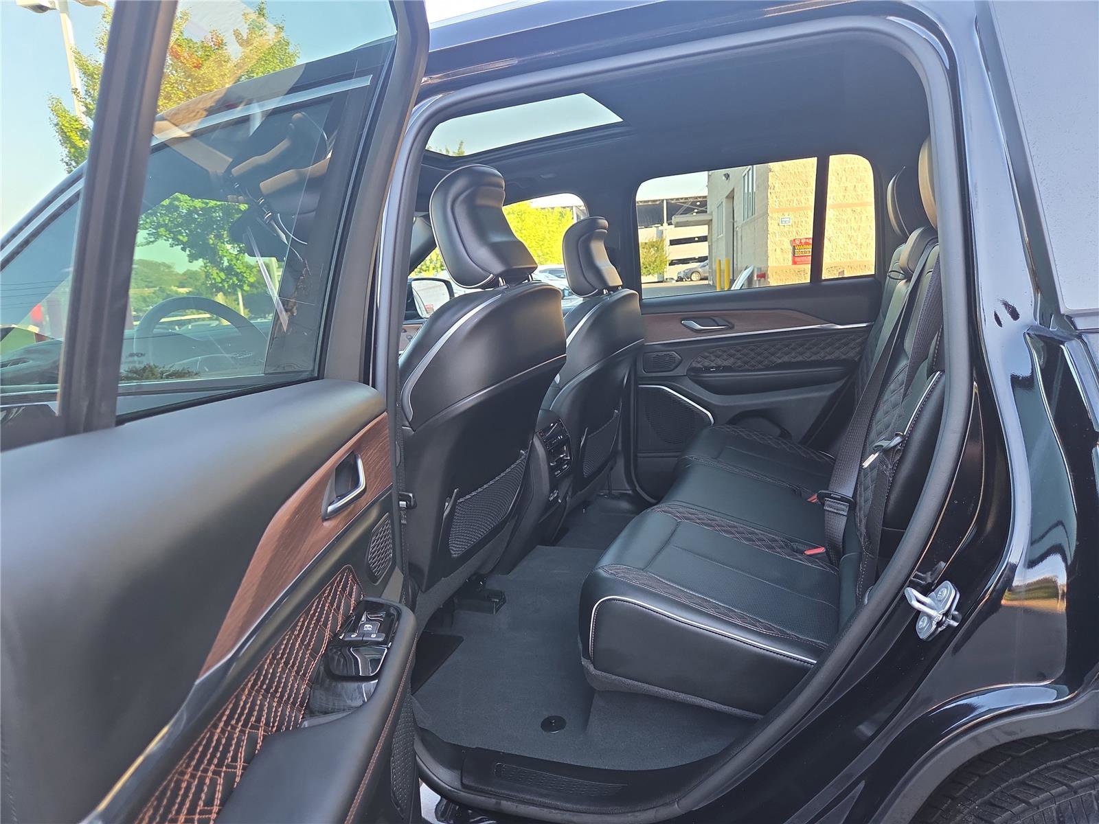 Used 2023 Jeep Grand Cherokee Summit w/ Adv Protech Group IV image 29