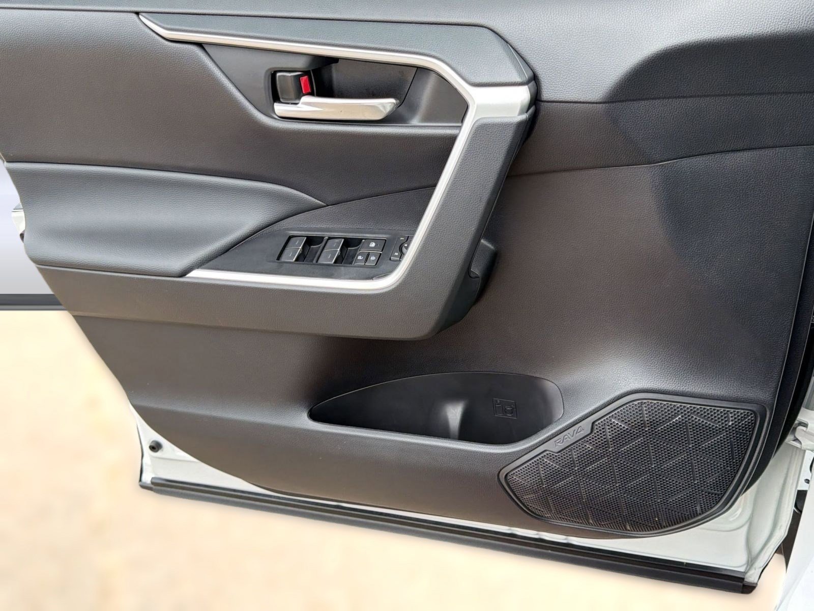 Used 2025 Toyota RAV4 XLE Premium image 12