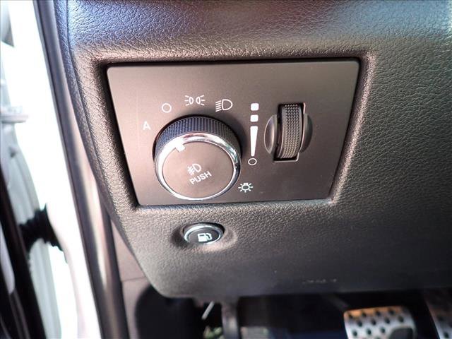 Used 2015 Jeep Grand Cherokee High Altitude AWD/4WD image 18