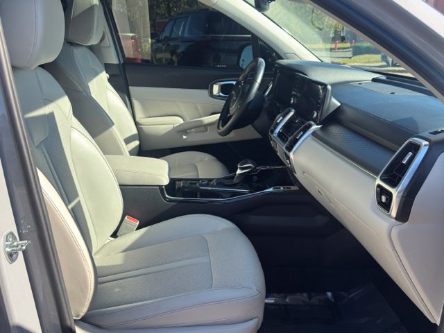 Certified 2023 Kia Sorento SX FWD image 17