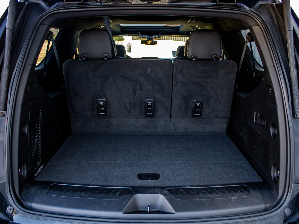 Used 2022 GMC Yukon XL SLT w/ SLT Premium Package image 28