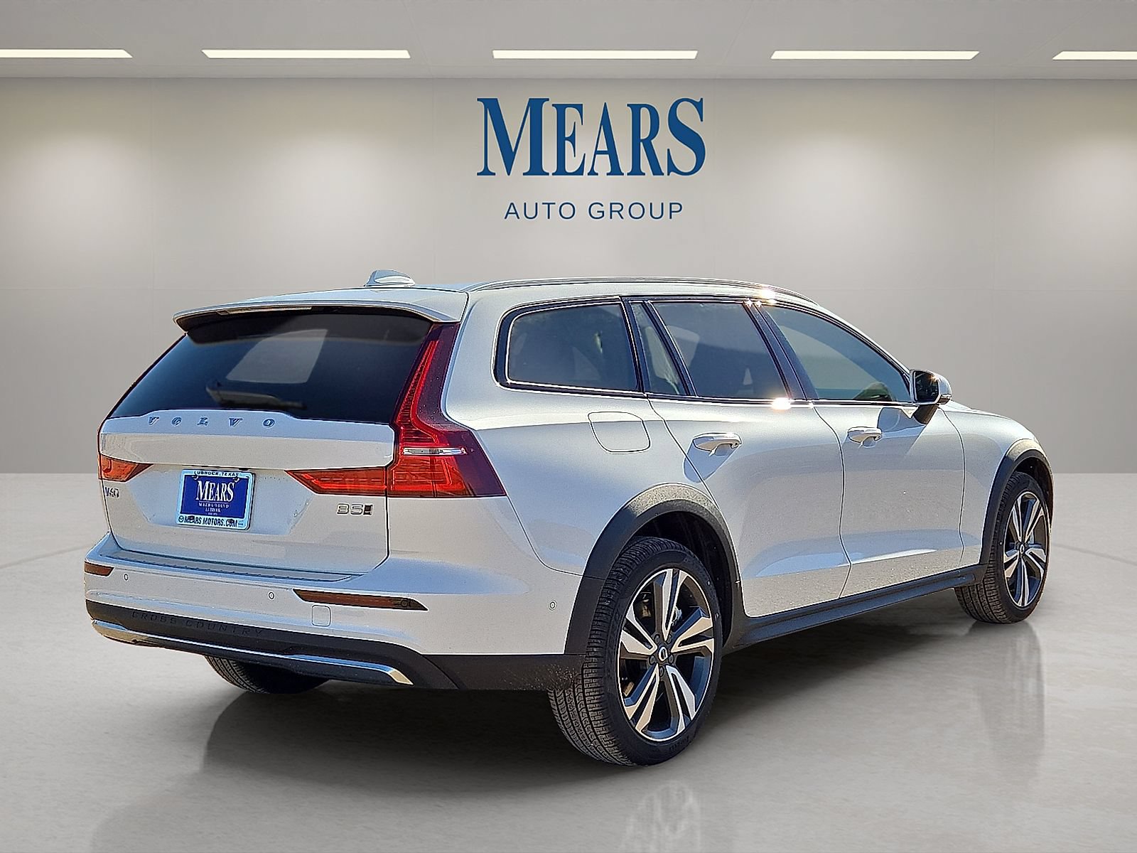 New 2026 Volvo V60 B5 Cross Country Plus w/ Protection Package Premier AWD/4WD image 5