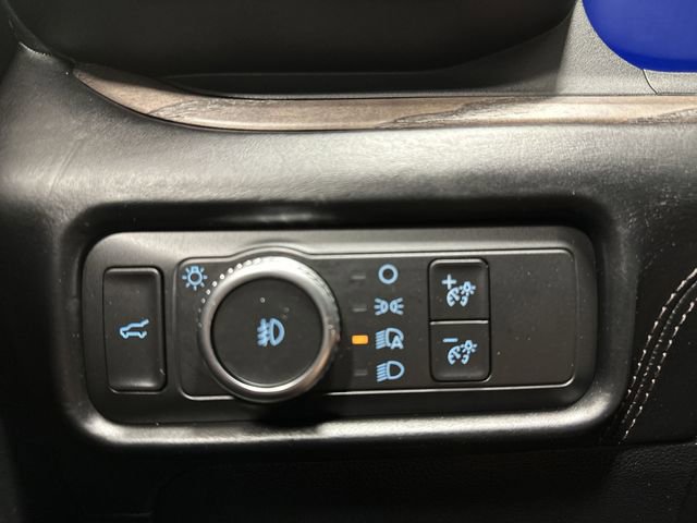 Used 2020 Ford Explorer Platinum w/ Premium Technology Package AWD/4WD image 19