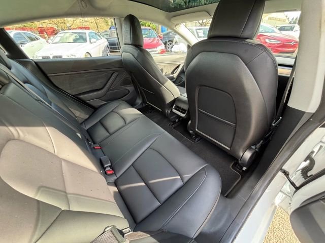 Used 2018 Tesla Model 3 Long Range image 19