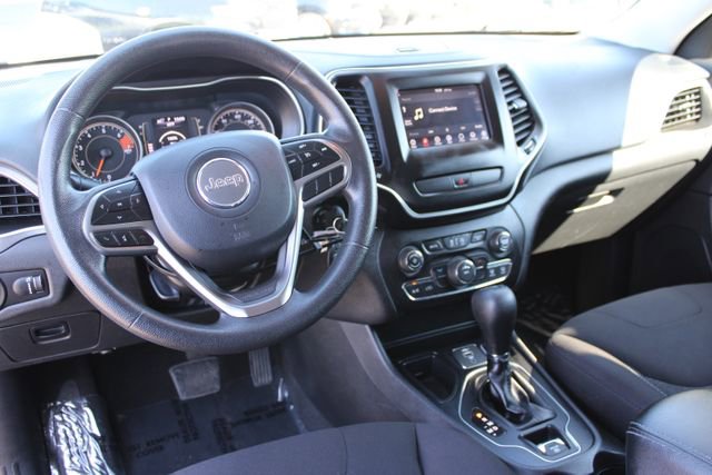 Used 2019 Jeep Cherokee Latitude w/ Popular Appearance Group image 11