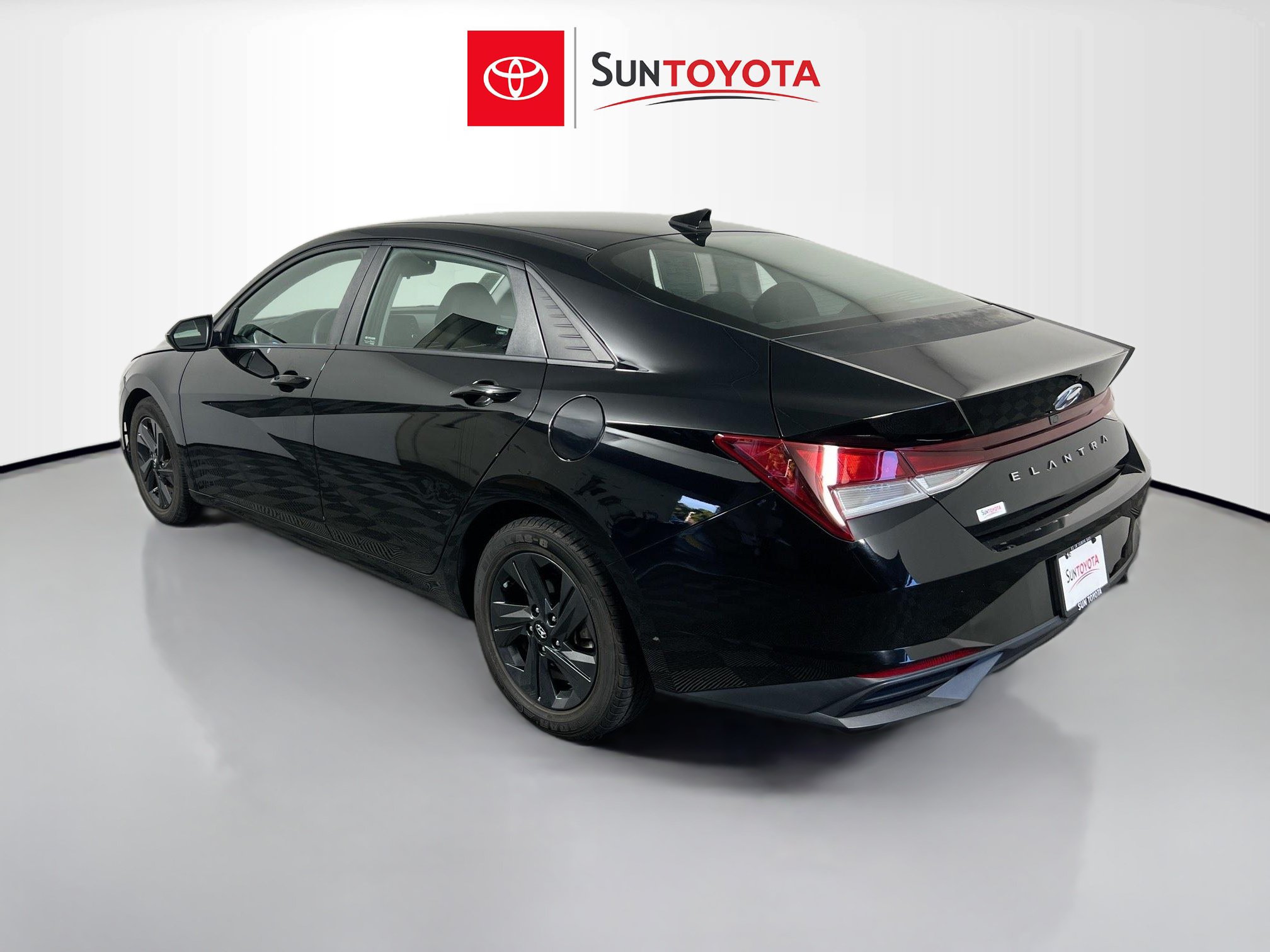 Used 2022 Hyundai Elantra SEL w/ Cargo Package FWD image 5