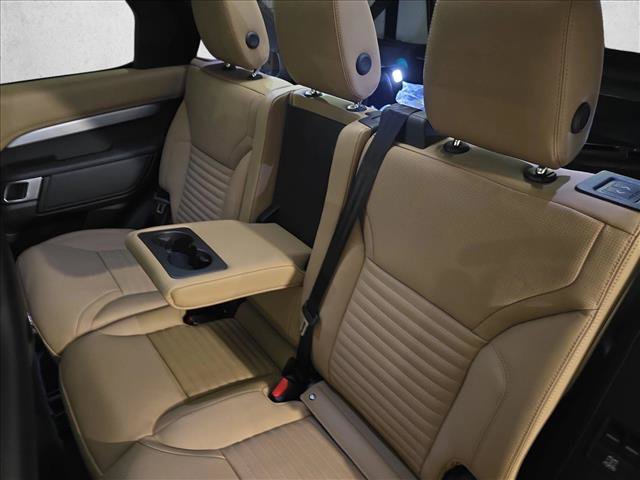 New 2026 Land Rover Discovery Limited Edition AWD/4WD image 14
