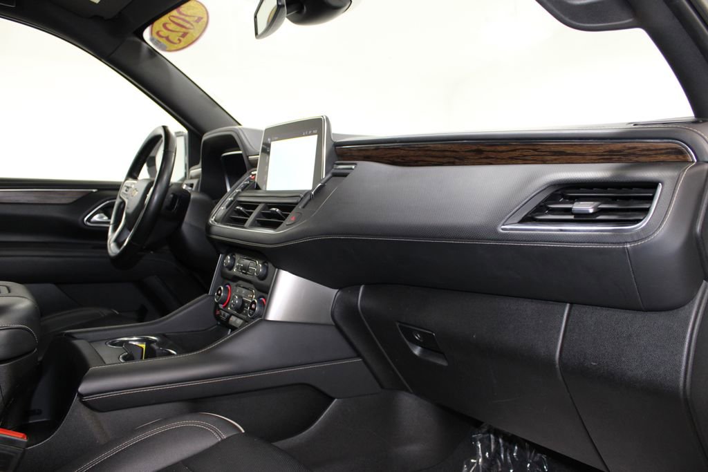 Used 2023 Chevrolet Suburban Premier image 32