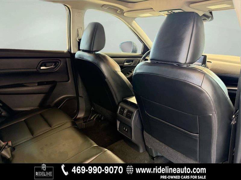 Used 2025 Nissan Rogue SV w/ SV Premium Package FWD image 17