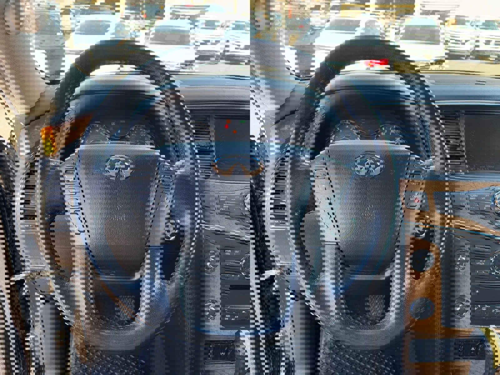 Used 2011 INFINITI QX56 Base w/ Theater Pkg image 18