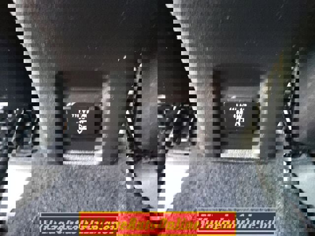 Used 2016 Jeep Renegade Trailhawk AWD/4WD image 32