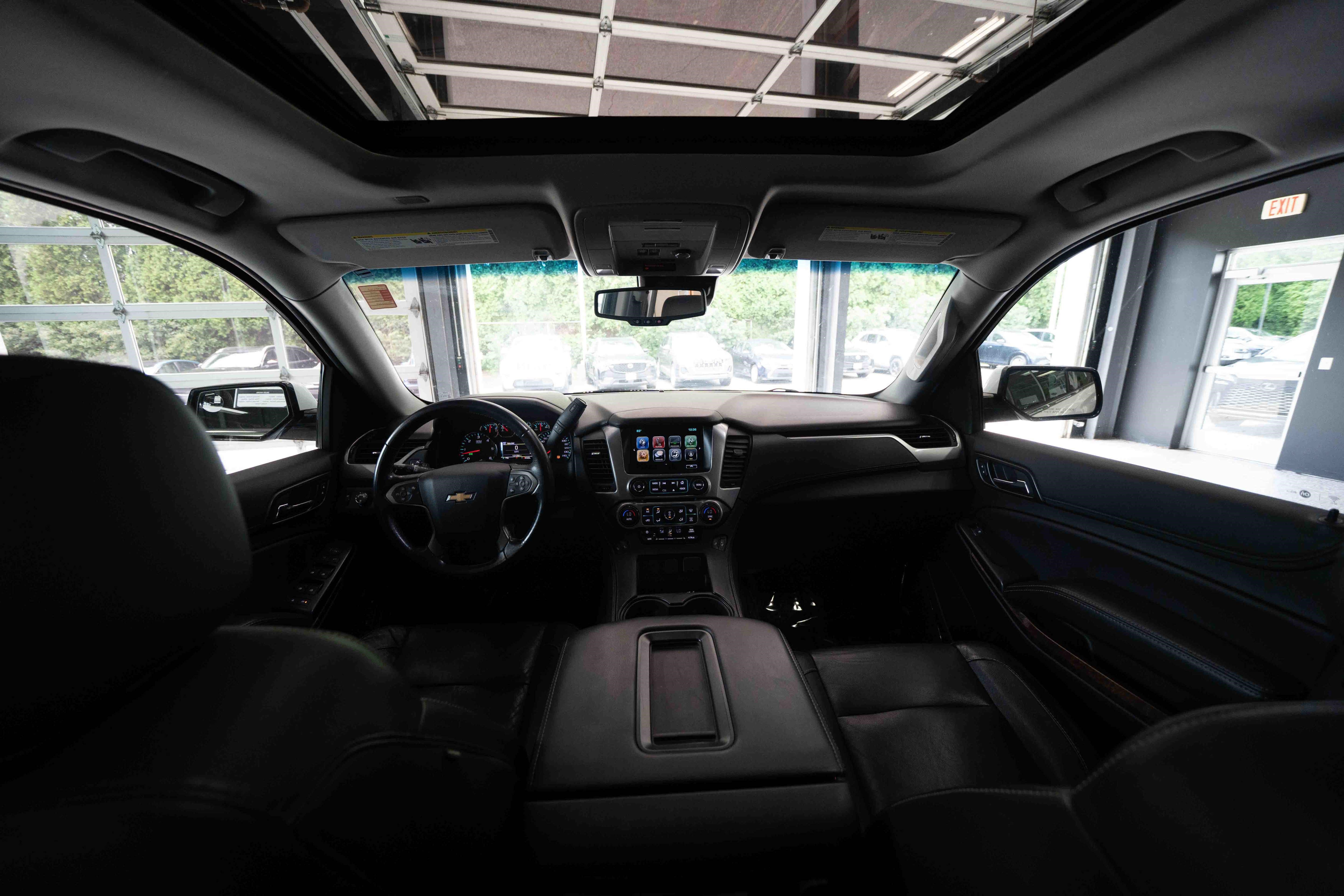 Used 2018 Chevrolet Suburban LT AWD/4WD image 19