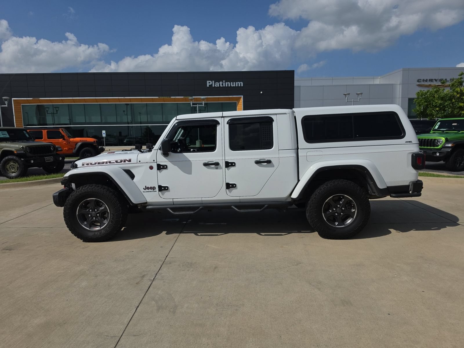 Used 2022 Jeep Gladiator Rubicon w/ Trailer Tow Package AWD/4WD image 2