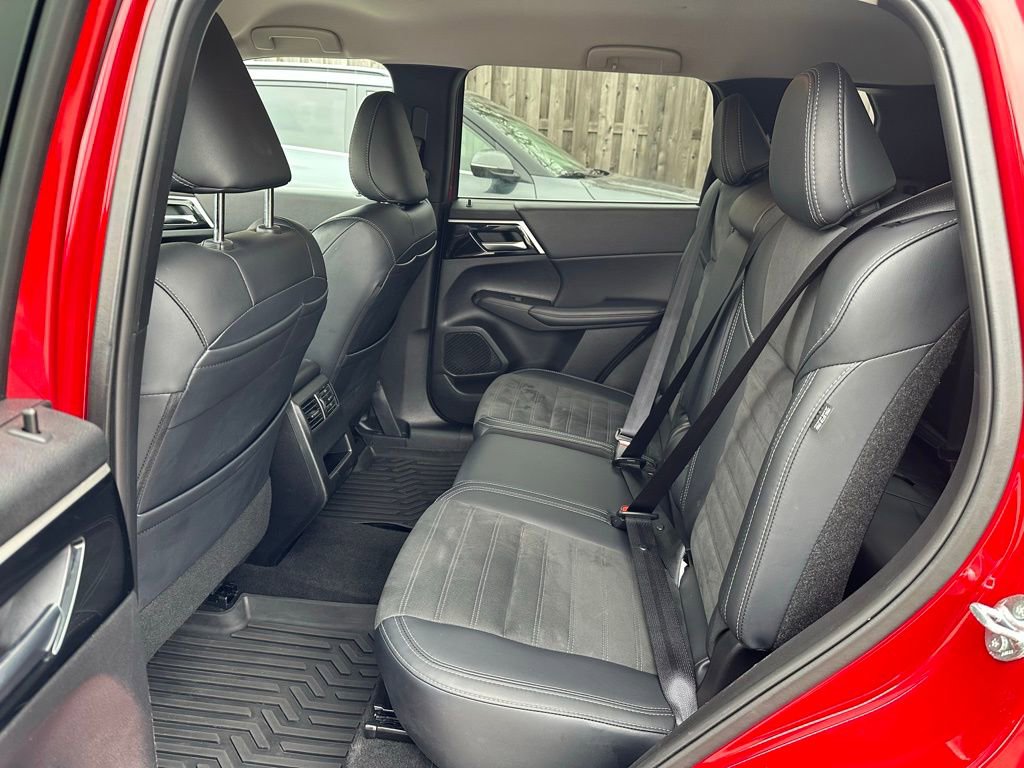 Used 2024 Mitsubishi Outlander SE image 28