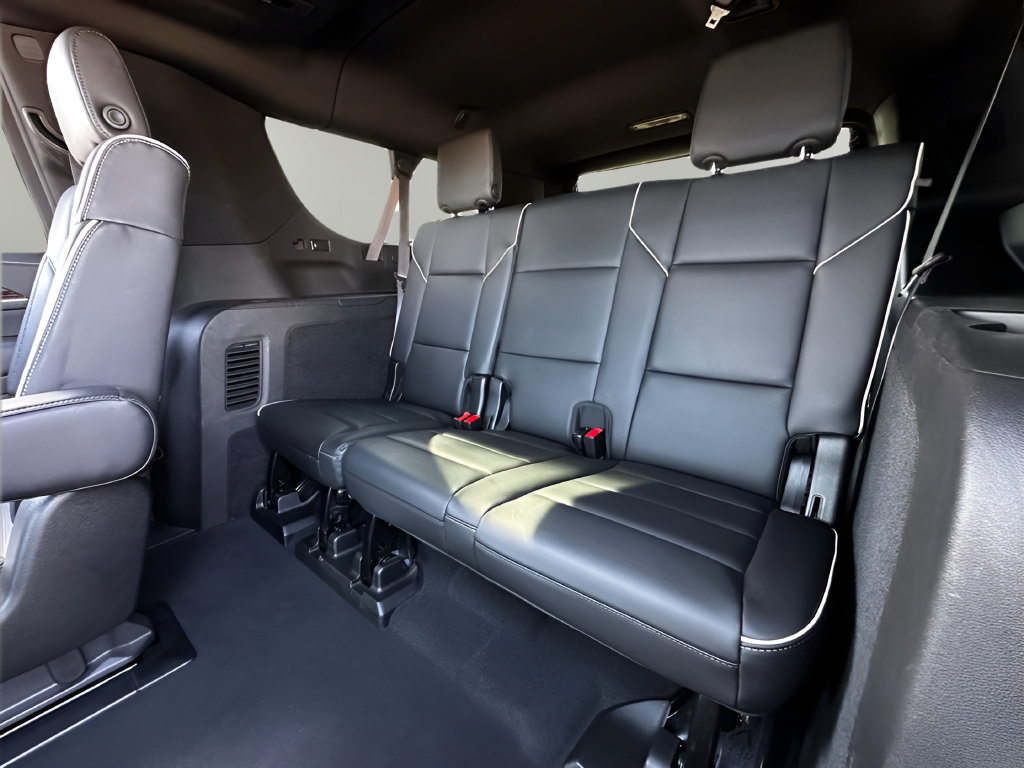Used 2021 Cadillac Escalade ESV Premium Luxury w/ Driver Assist Tech Package AWD/4WD image 22