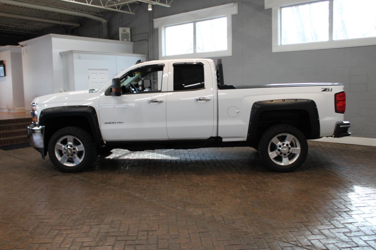 Used 2017 Chevrolet Silverado 2500 W/T w/ Snow Plow Prep Package image 4