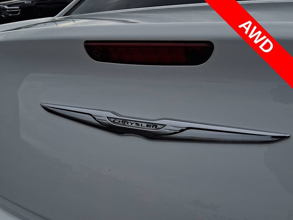 Used 2015 Chrysler 300 Limited w/ Driver Convenience Group AWD/4WD image 29