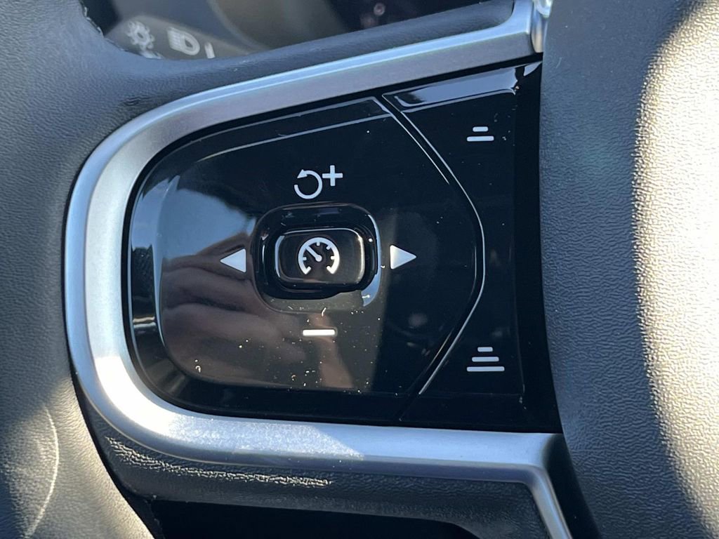 New 2026 Volvo XC60 B5 Plus w/ Climate Package image 26